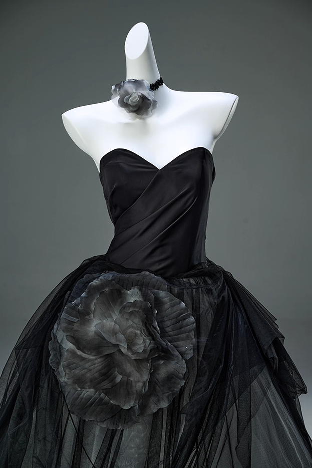 Classical A-Line Sweetheart Neck Black Sweet 16th Gowns Dreamy Handmade Flower Layered Tulle Prom Dress AP3888