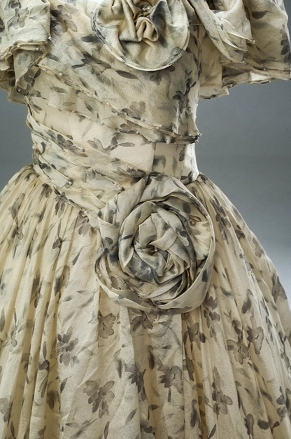 Fantastic Off-Shoulder A-Line Floral Print Evening Gowns Attractive Ruffles Beads Handmade Flowers Prom Dress AP3889