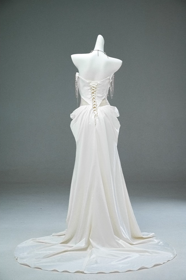 Vintage Off-Shoulder Sheath Satin Bridal Gowns Sparkly Beading Rhinestones Draped Wedding Dress AP3891