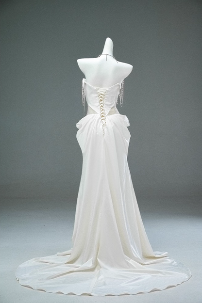 Vintage Off-Shoulder Sheath Satin Bridal Gowns Sparkly Beading Rhinestones Draped Wedding Dress AP3891