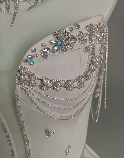 Vintage Off-Shoulder Sheath Satin Bridal Gowns Sparkly Beading Rhinestones Draped Wedding Dress AP3891