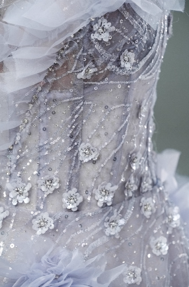 Ethereal A-Line Strapless Ruffles Tulle Sweet 16th Gowns Flattering Handmade Flowers Sequins Prom Dress AP3894