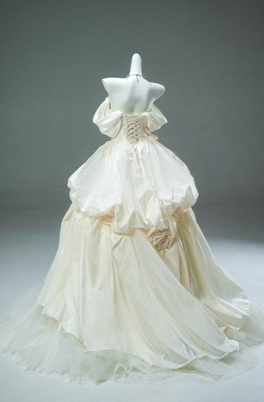 Alluring Off-Shoulder A-Line Evening Gowns Dramatic Handmade Flowers Tulle Tiered Prom Dress AP3895