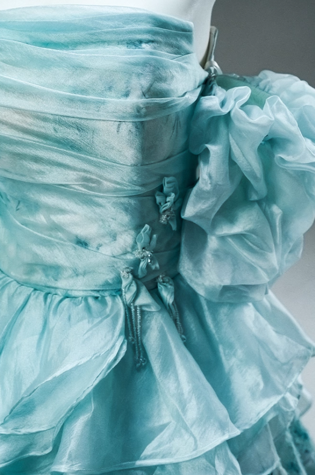 Dramatic A-Line Off-Shoulder Floral Print Evening Gowns Pretty Appliques Beading Ruffles Prom Dress AP3899