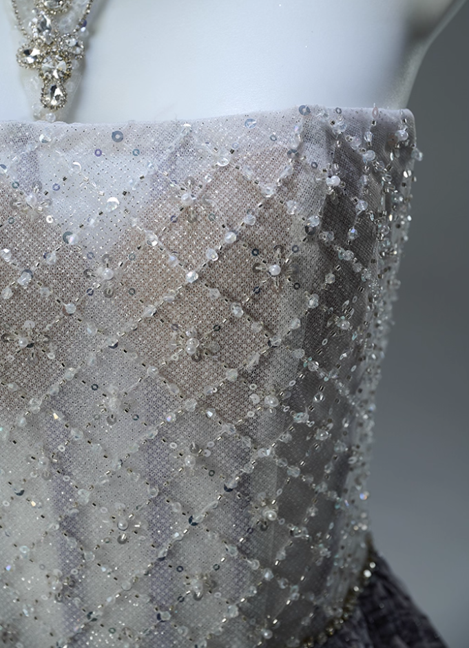 Novelty A-Line Strapless Sweet 16th Gowns Exquisite Beads Sequins Tulle Prom Dress AP3901