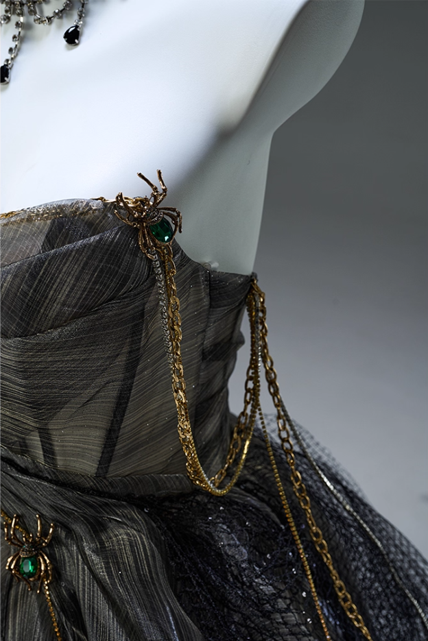 Unique Off-Shoulder A-Line Sweet 16th Gowns Gothic-Style Chain Crystals Tulle Prom Dress AP3902