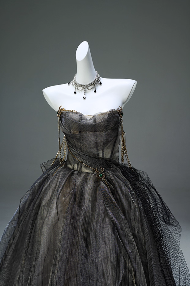 Unique Off-Shoulder A-Line Sweet 16th Gowns Gothic-Style Chain Crystals Tulle Prom Dress AP3902