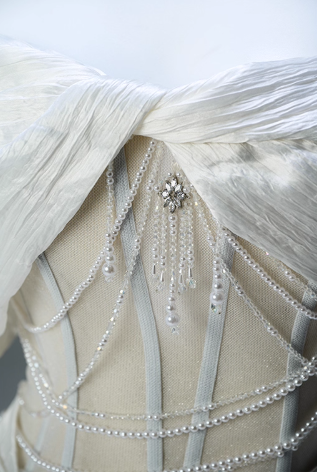 Fashionable Off-Shoulder Sheath Bridal Gowns Fancy Beading Rhinestones Gathered Tulle White Wedding Dress AP3903