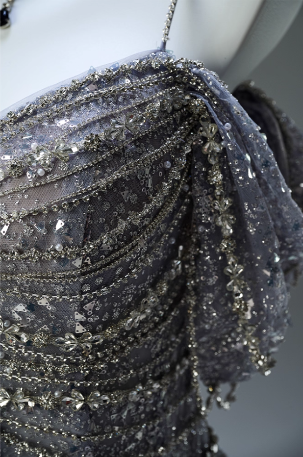 Charming Off-Shoulder A-Line Sweet 16th Gowns Exquisite Beading Crystals Sequins Tulle Prom Dress AP3905