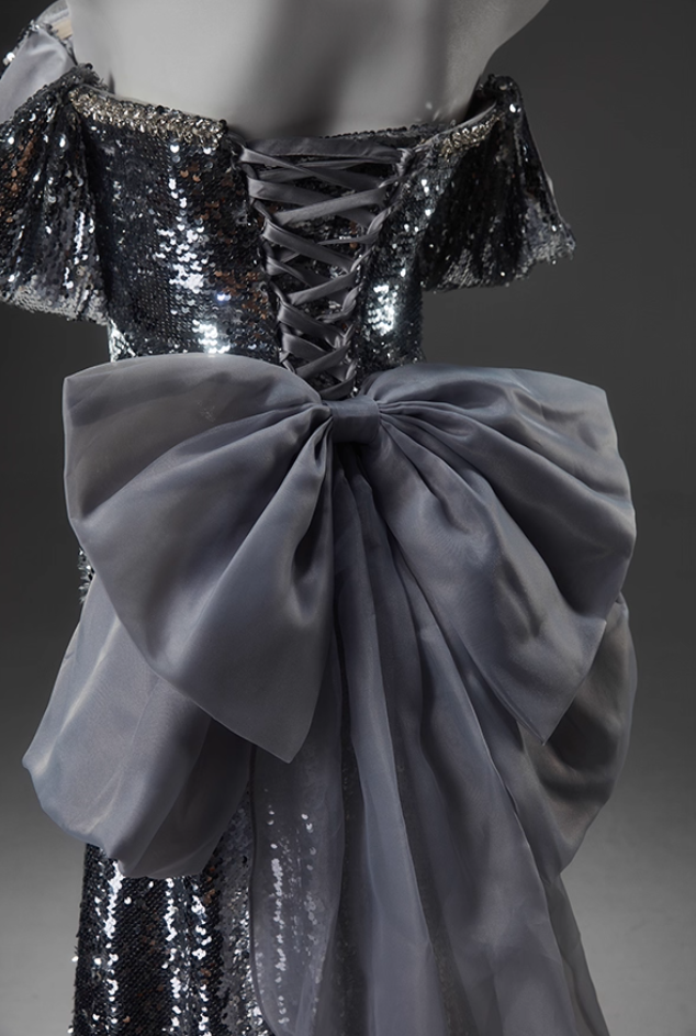 Sparkly Off-Shoulder Sheath Sweet 16 Evening Gowns Exquisite Sequins Beading Bow Tulle Prom Dress AP3912