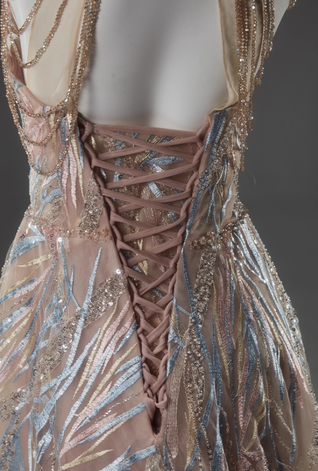 Bling Halter Neck A-Line Sweet 16 Gowns Glamorous Sequins Beading Embroidery Prom Dress AP3914