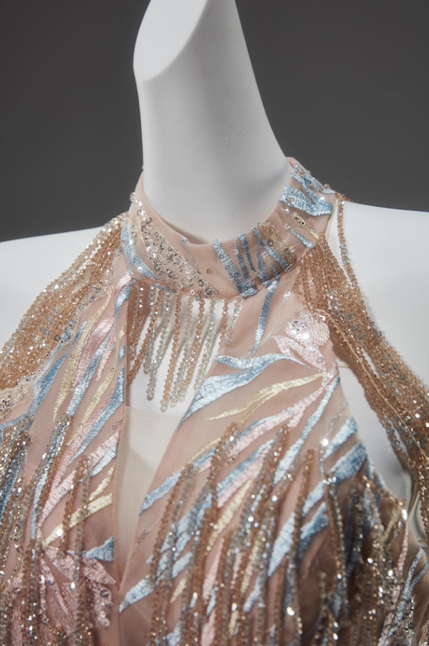 Bling Halter Neck A-Line Sweet 16 Gowns Glamorous Sequins Beading Embroidery Prom Dress AP3914