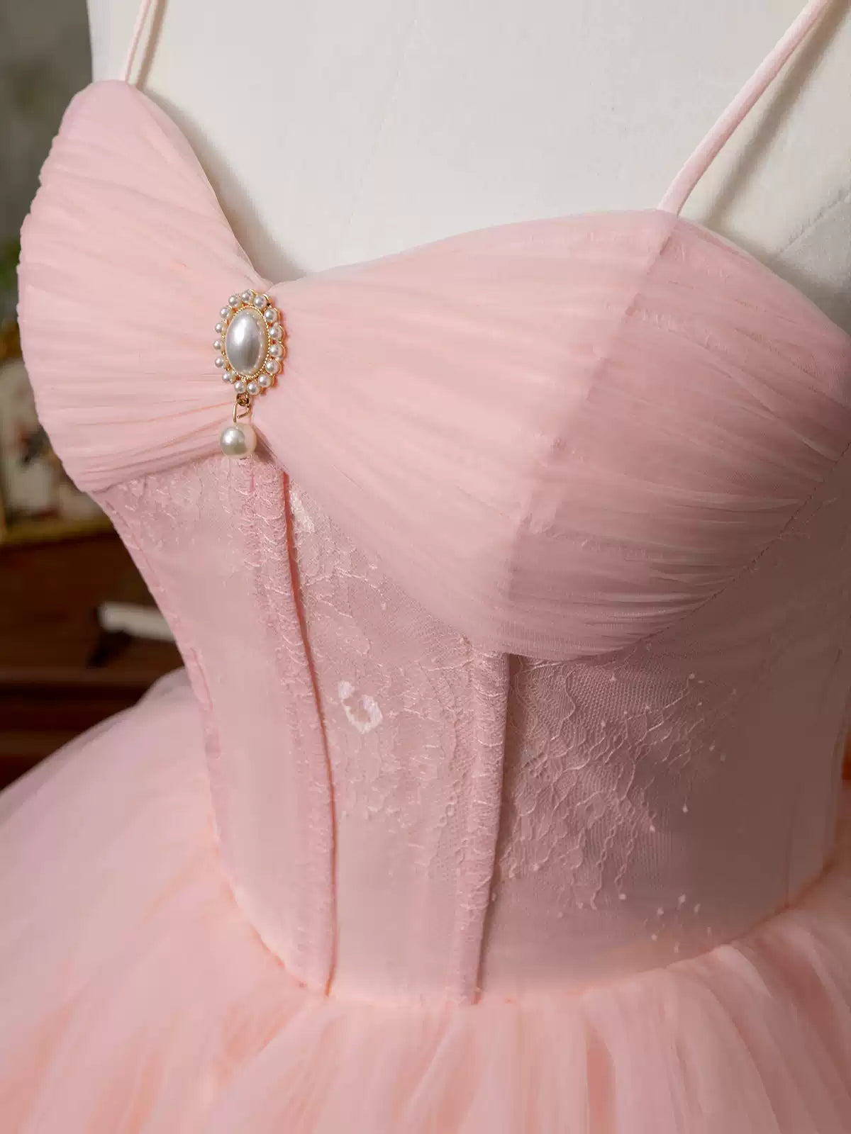 Hottie A-Line Spaghetti Straps Birthday Gowns Adorable Lace Pearl Tiered Tulle Bow Homecoming Dress AP3929