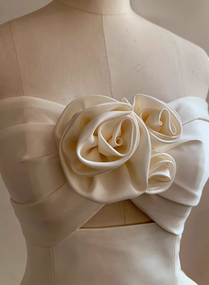 New Tendency Strapless A-Line Birthday Dress Casual Satin Handmade Flower Cutout Homecoming Dress AP3931