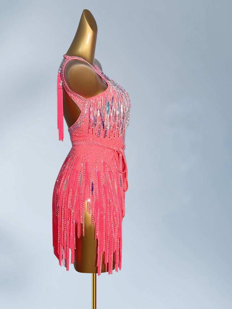 Fabulous Sheath Halter Neck Cutout Birthday Gowns Playful Sequins Crystals Tassel Backless Homecoming Dress AP3949