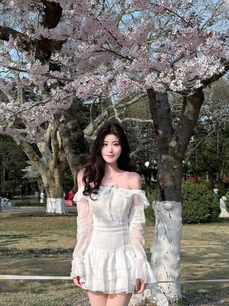 Enticing White Lace Splicing A-Line Ruffles Mini Skirt Glam Long Sleeve Off-Shoulder Tiered Short Dress AP4018