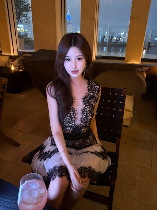 Dreamy A-Line V Neck Mini Skirt Vintage Splicing Lace Tiered Short Dress AP4033