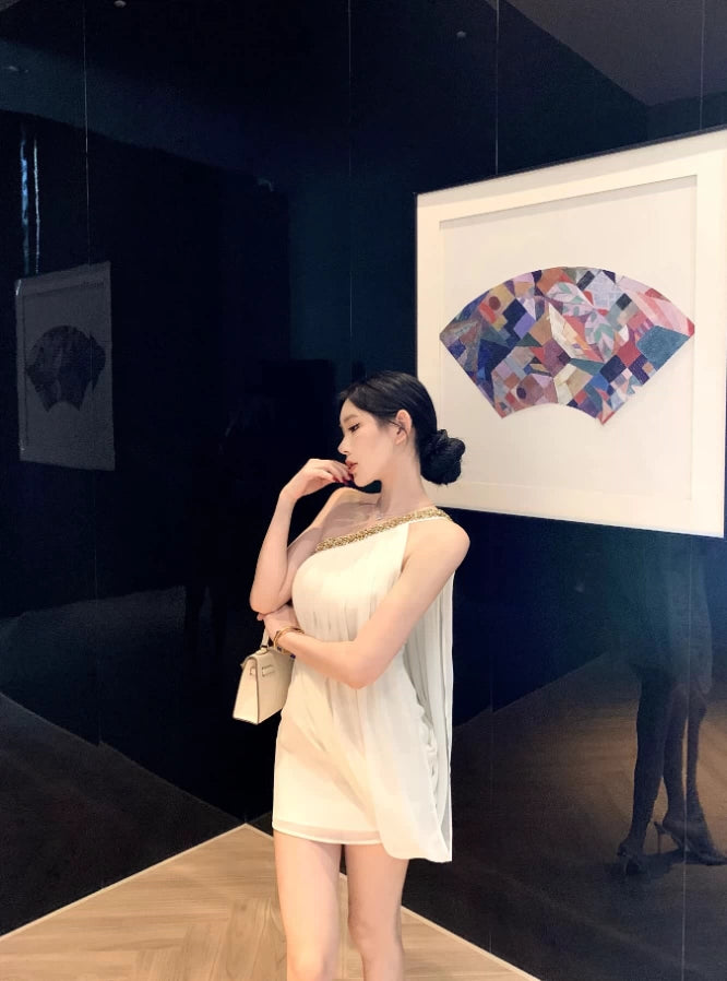 Glamorous One-Shoulder White Tulle Splicing Mini Dress Bodycon Sequins Accent Short Dress AP4038