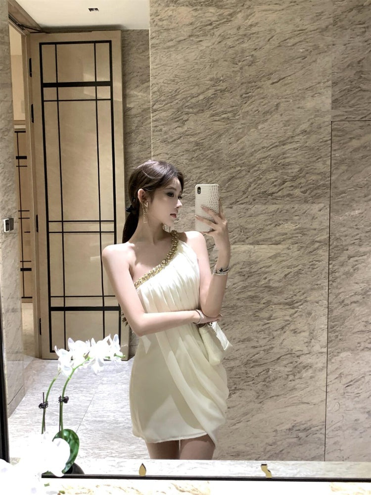 Glamorous One-Shoulder White Tulle Splicing Mini Dress Bodycon Sequins Accent Short Dress AP4038