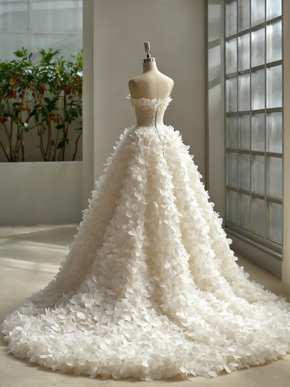 Luxury A-Line Strapless Bridal Gowns 3D Floral Sequins Beads Wedding Dress AP4227