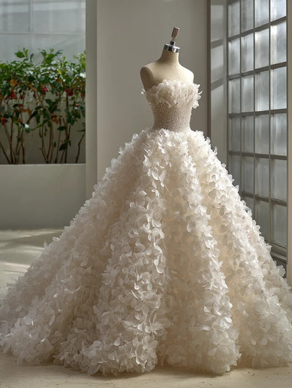 Luxury A-Line Strapless Bridal Gowns 3D Floral Sequins Beads Wedding Dress AP4227