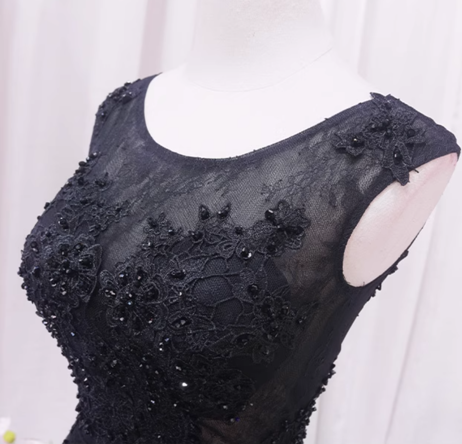 Sexy Jewel Neck Black A-Line Birthday Dresses Sequins Appliques Lace Homecoming Dress AP4477