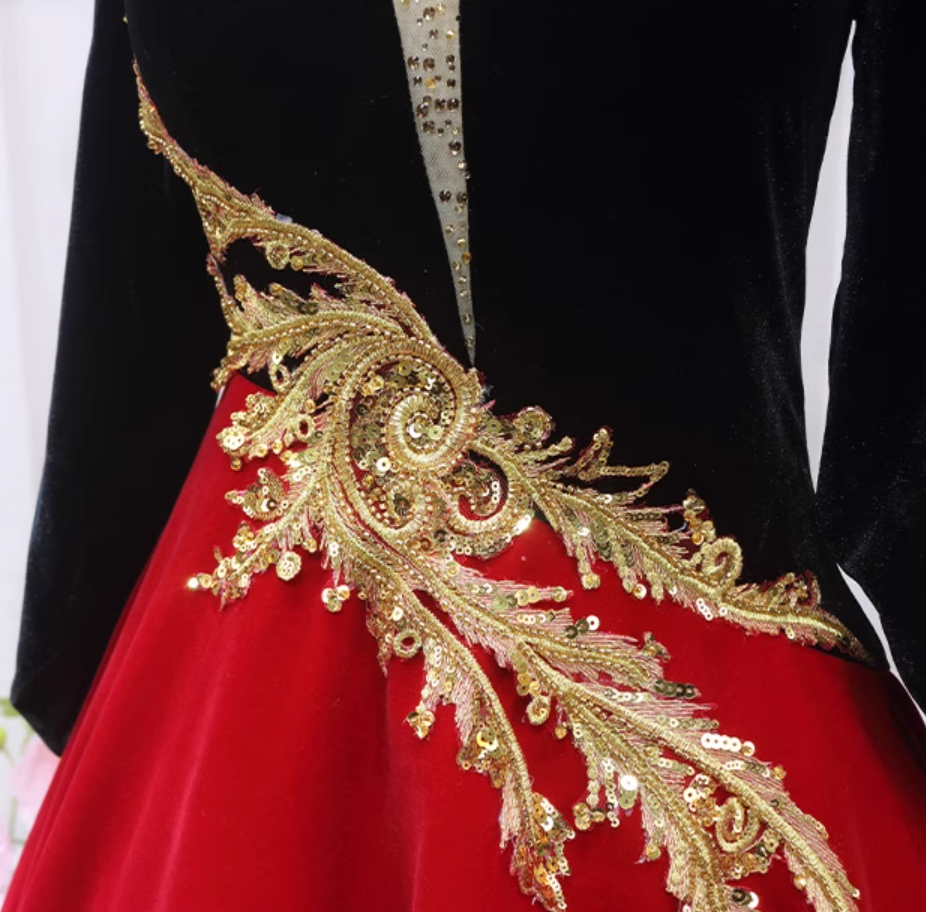 Fabulous A-Line V Neck Formal Gowns Long Sleeve Appliques Sequins Backless Black & Red Prom Dress AP4512