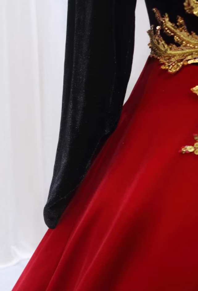 Fabulous A-Line V Neck Formal Gowns Long Sleeve Appliques Sequins Backless Black & Red Prom Dress AP4512