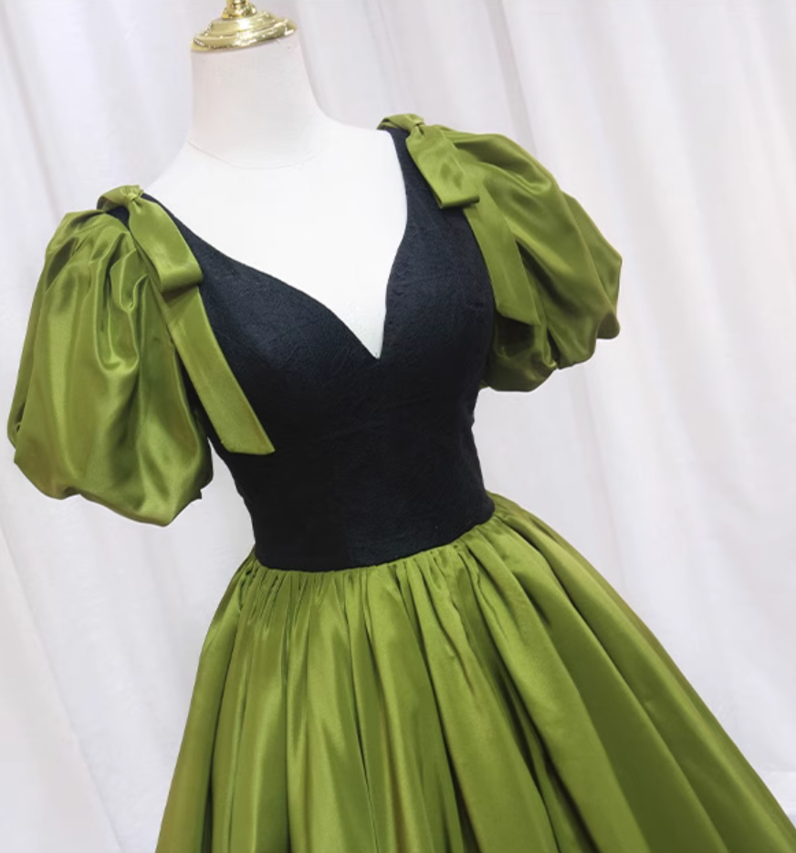 Princess A-Line V Neck Sweet 16th Gowns Puffy Short Sleeve Bows Lace Prom Dress AP4553