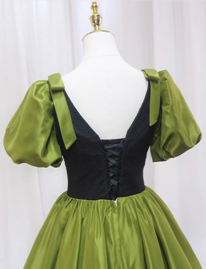 Princess A-Line V Neck Sweet 16th Gowns Puffy Short Sleeve Bows Lace Prom Dress AP4553