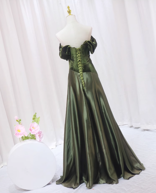 Fantastic A-Line Off-Shoulder Sweet 16th Formal Gowns Beads Sequins Velvet Satin Prom Dress AP4591