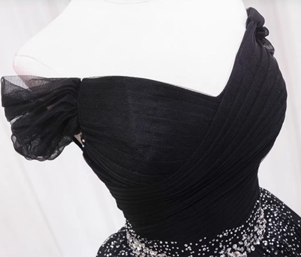 Appealing Off-Shoulder Black A-Line Birthday Dresses Sparkly Rhinestones Pleated Tulle Homecoming Dress AP4646