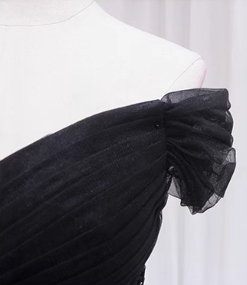 Appealing Off-Shoulder Black A-Line Birthday Dresses Sparkly Rhinestones Pleated Tulle Homecoming Dress AP4646