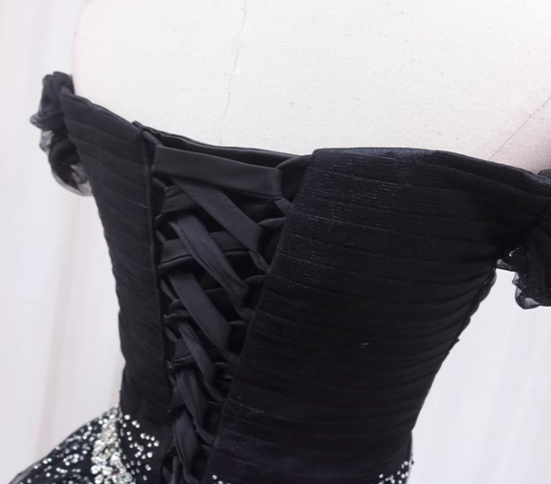 Appealing Off-Shoulder Black A-Line Birthday Dresses Sparkly Rhinestones Pleated Tulle Homecoming Dress AP4646