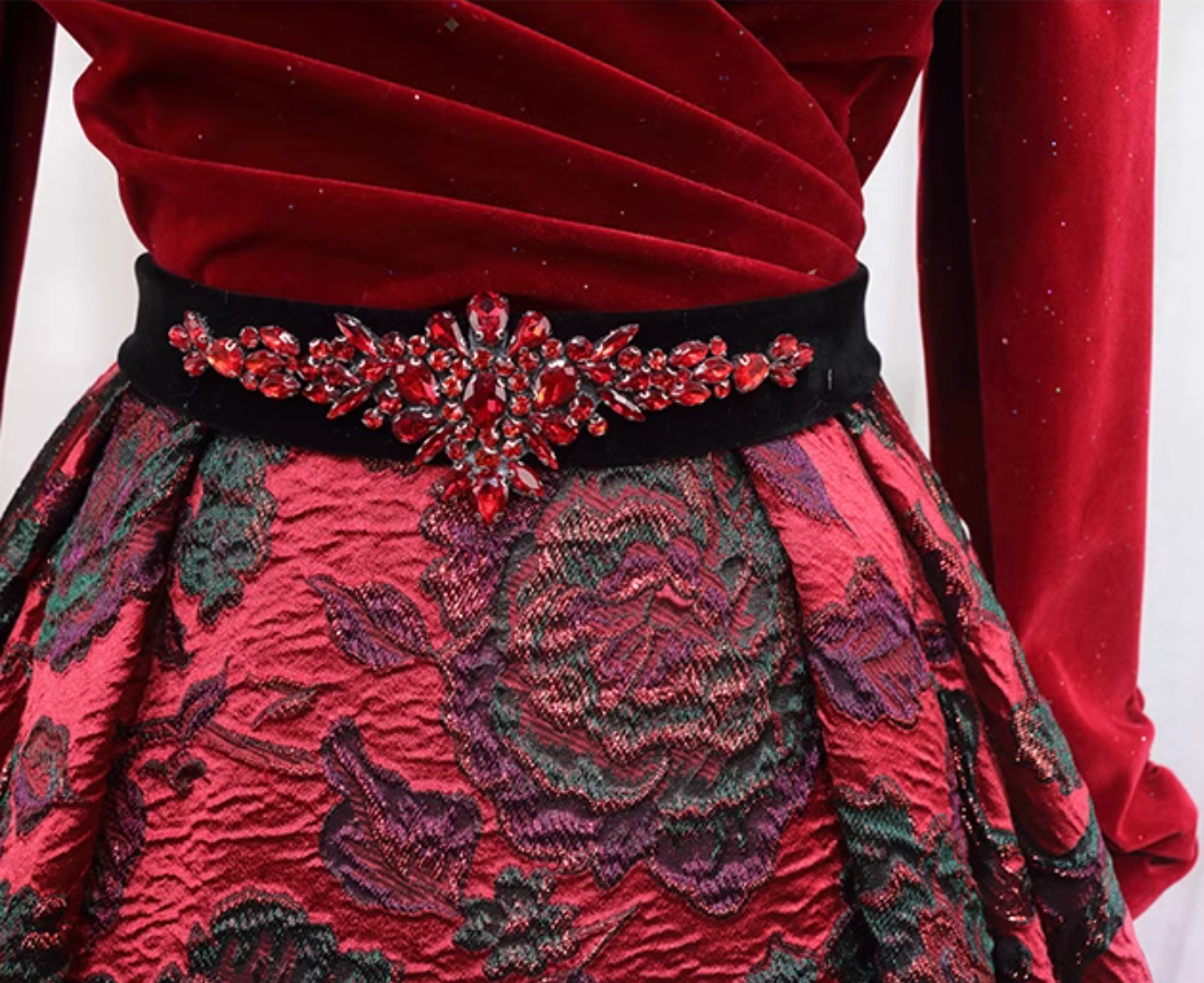Avant-Garde A-Line V Neck Formal Gowns Long Sleeve Crystals Jacquard Floral Red Prom Dress AP4651