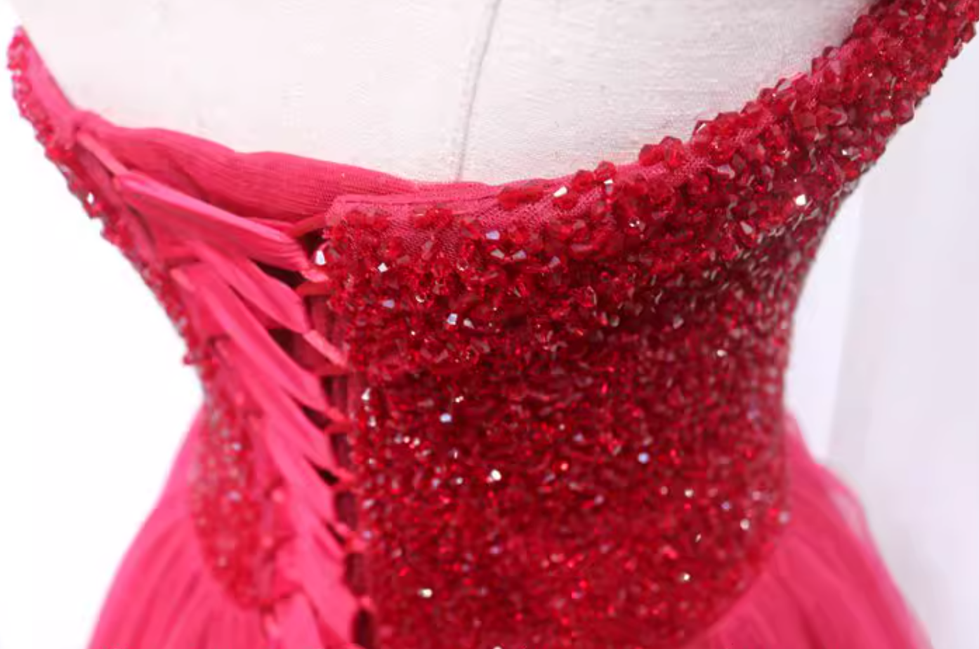 Eye-Catching A-Line Strapless Sweet 16th Dresses Sequins Red Tulle Prom Dress AP4652