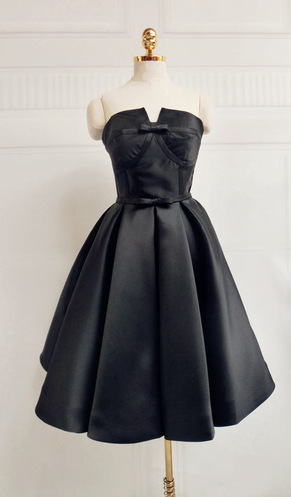 Chic A-Line Strapless Birthday Dresses Simple Bows Cutout Black Homecoming Dress AP4728