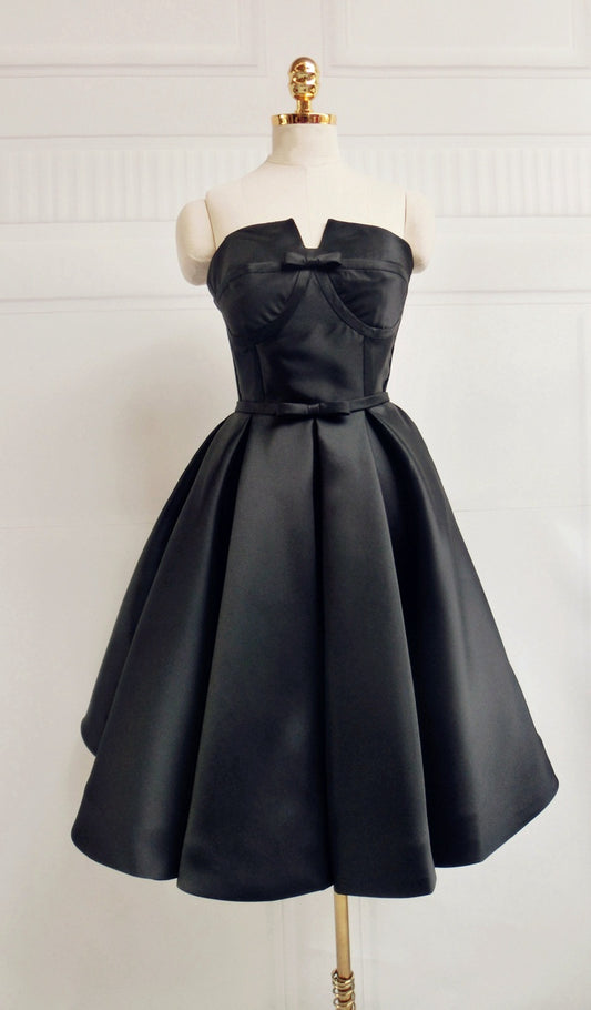 Chic A-Line Strapless Birthday Dresses Simple Bows Cutout Black Homecoming Dress AP4728