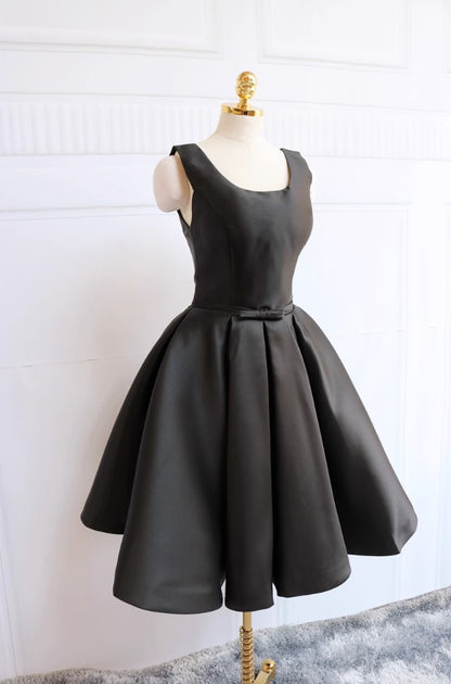 Luxurious Square Neck A-Line Birthday Dresses Backless Bows Black Homecoming Dress AP4730