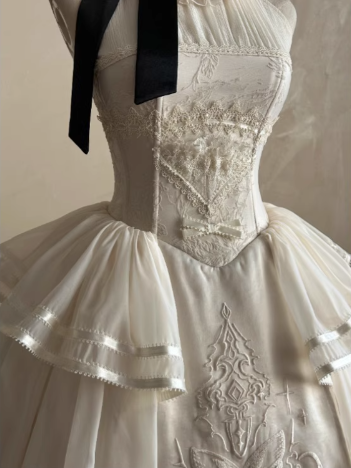 New Tendency Halter Neck A-Line Sweet 16 Gowns Tulle Backless Embroidery Prom Dress AP4775