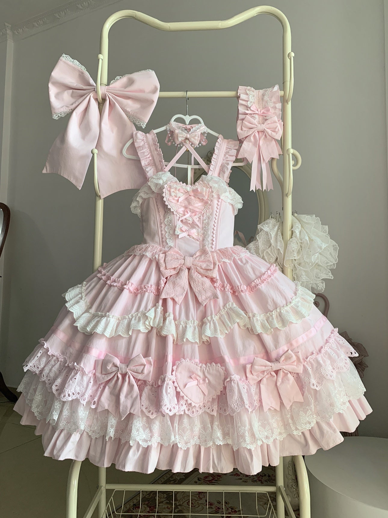 Stunning Spaghetti Strap A-Line Tiered Birthday Gowns Bows Lace Homecoming Dress AP4818
