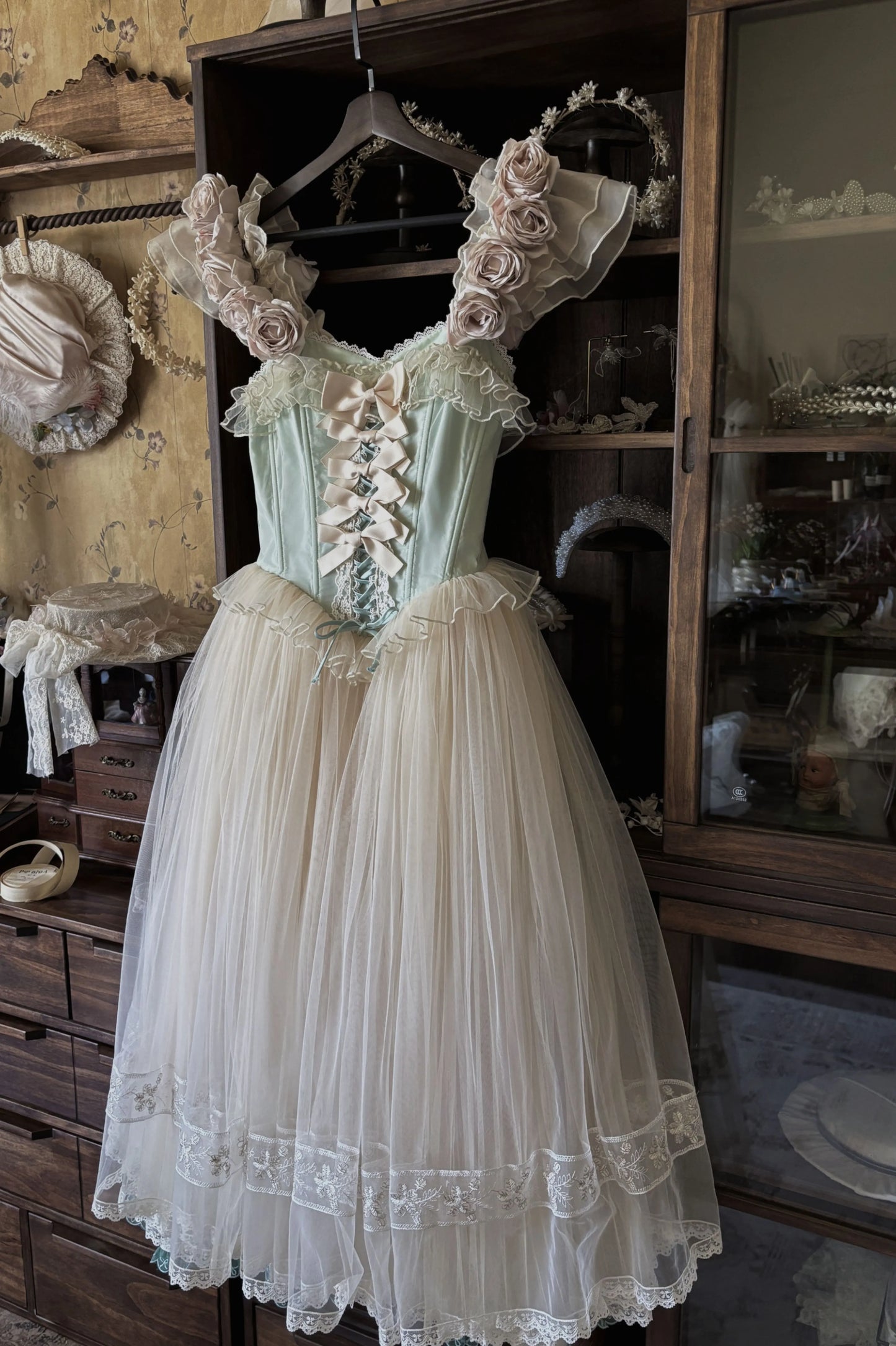 Exquisite A-Line Off Shoulder Layered Tulle Sweet 16th Gowns Handmade Flowers Bows Lace Prom Dress AP4849
