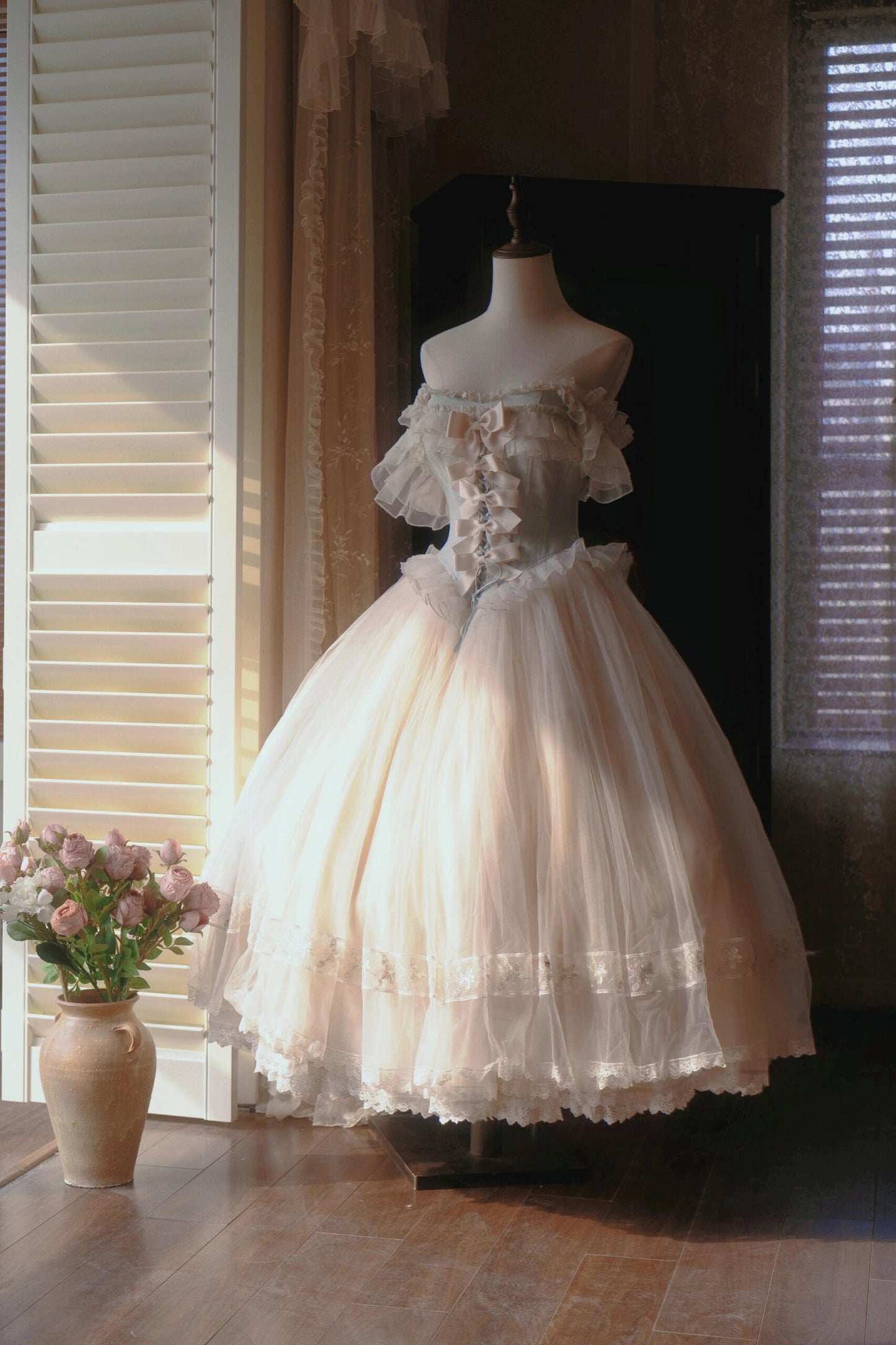 Exquisite A-Line Off Shoulder Layered Tulle Sweet 16th Gowns Handmade Flowers Bows Lace Prom Dress AP4849