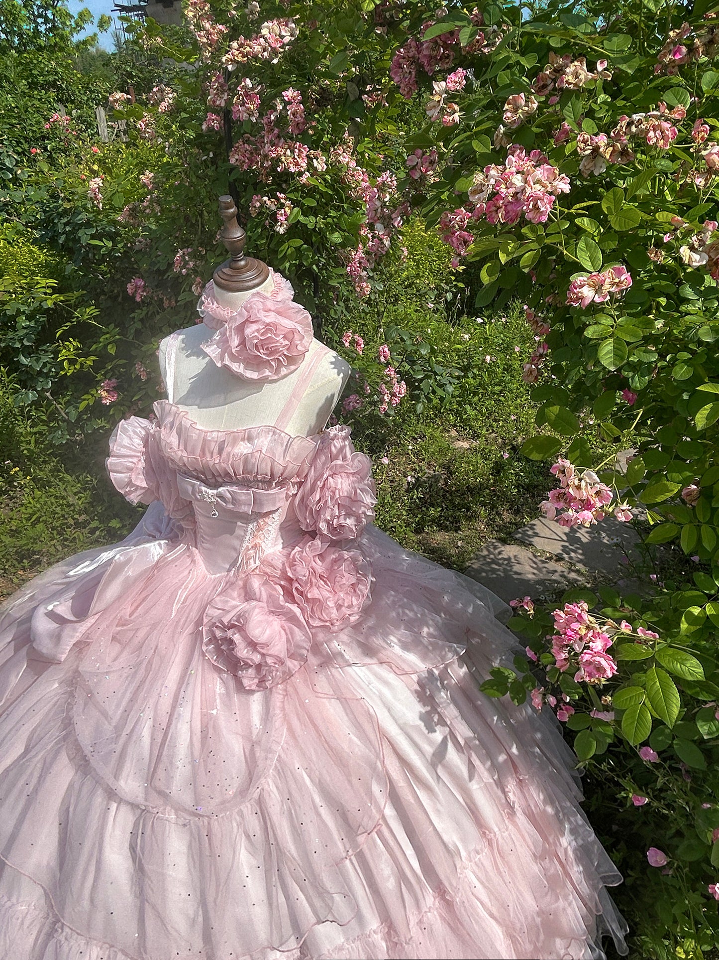 Avant-Garde A-Line Off-Shoulder Handmade Flowers Sweet 16th Gowns Sequins Bows Pink Tulle Prom Dress AP4862