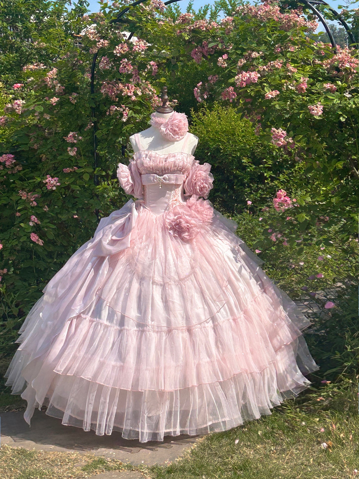 Avant-Garde A-Line Off-Shoulder Handmade Flowers Sweet 16th Gowns Sequins Bows Pink Tulle Prom Dress AP4862