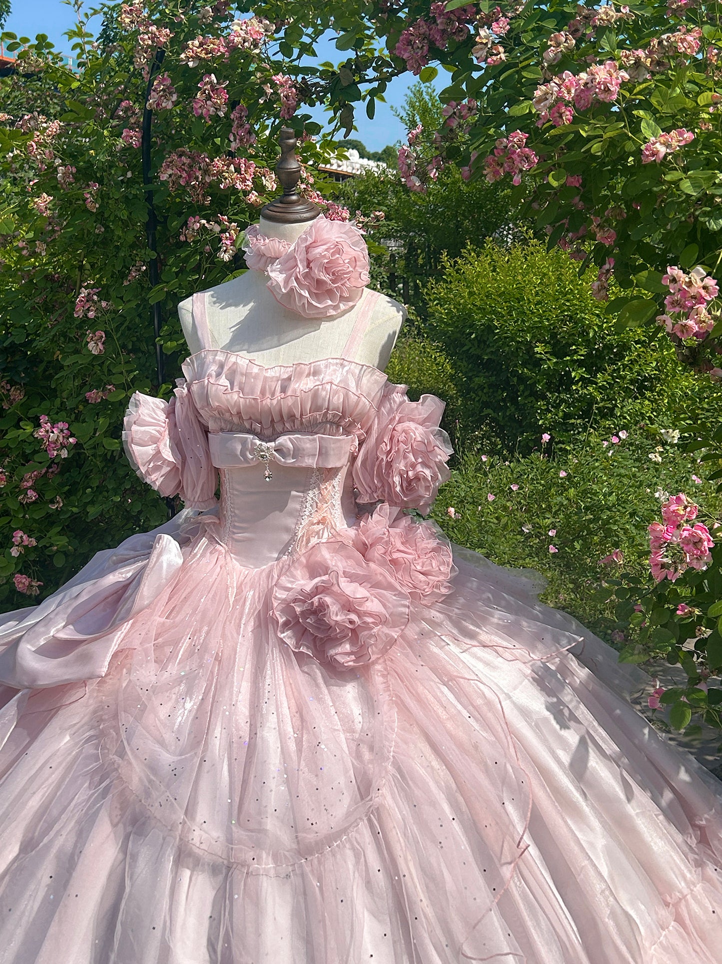 Avant-Garde A-Line Off-Shoulder Handmade Flowers Sweet 16th Gowns Sequins Bows Pink Tulle Prom Dress AP4862