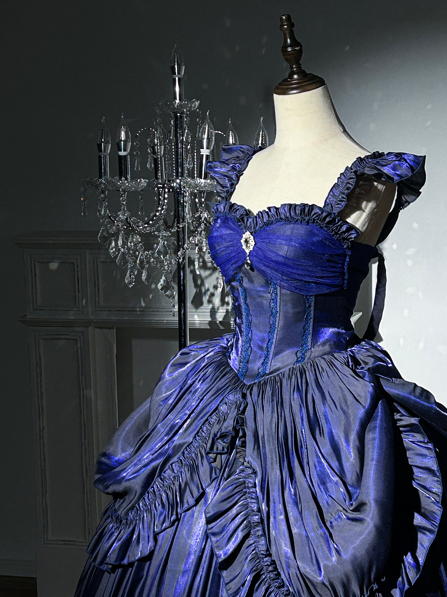 Eye-Catching A-Line Spaghetti Strap Ruffled Sweet 16th Evening Dresses Crystal Design Prom Dress AP4863