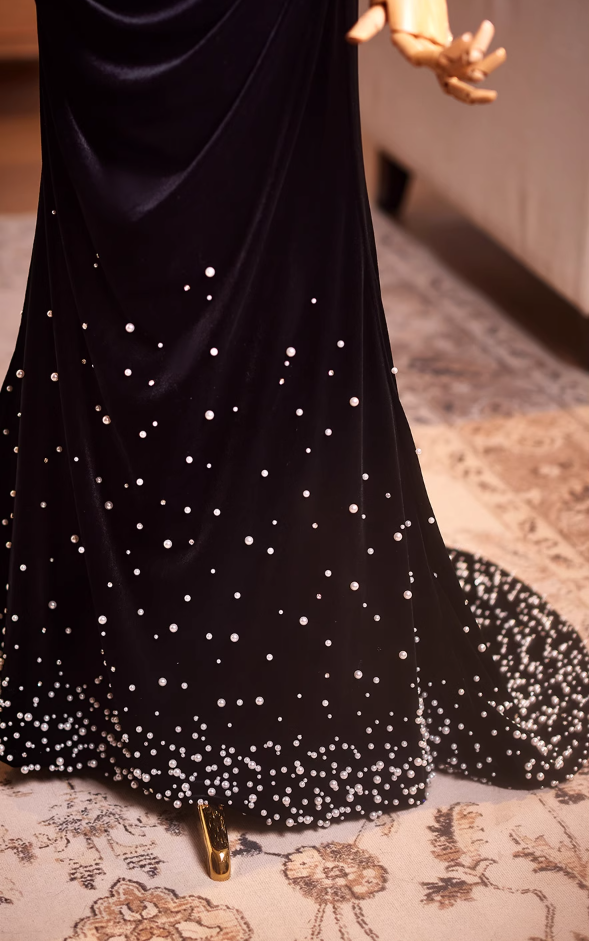 Simple Strapless Sheath Sweet 16th Dresses Black Velvet Beaded Prom Dress AP4900