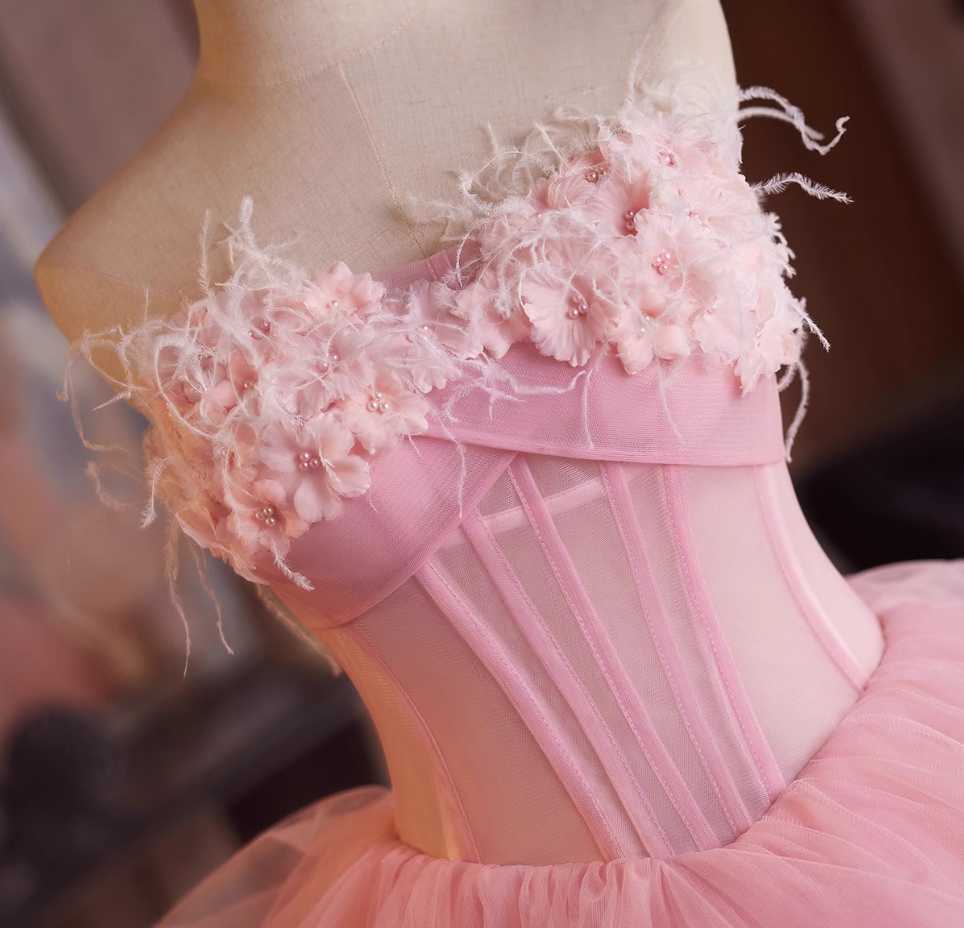 Adorable Strapless A-Line Ruffled Tulle Sweet 16th Dresses Appliques Beads Feather Prom Dress AP4903