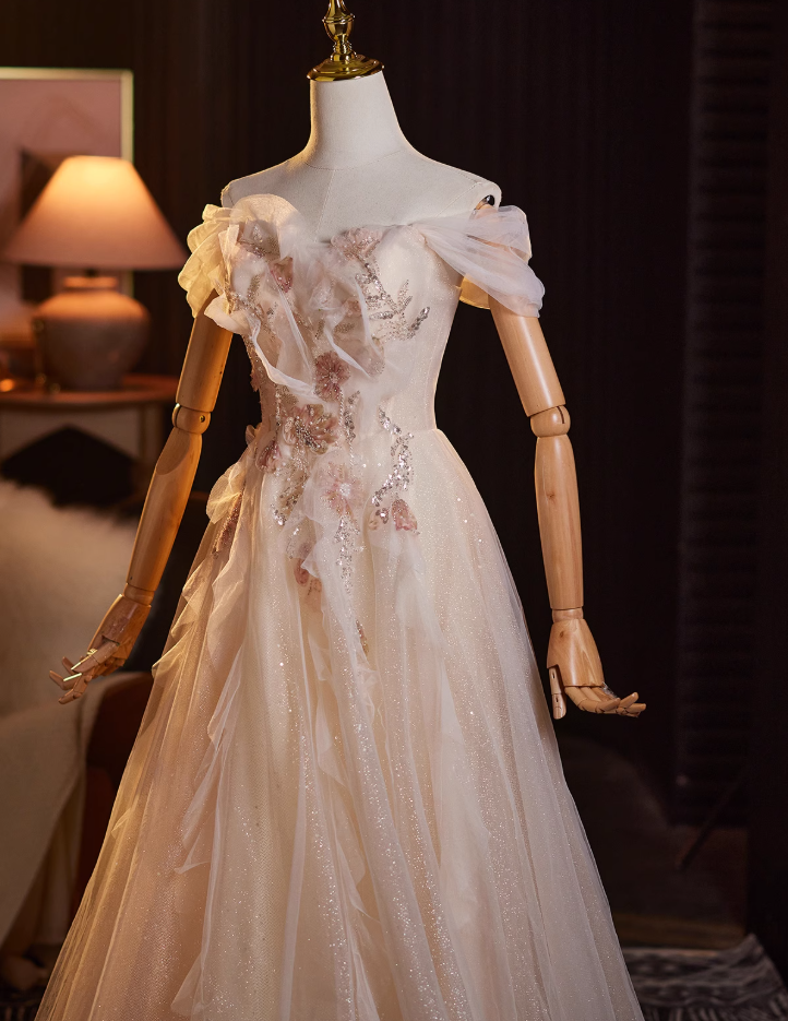 Avant-Garde A-Line Off-Shoulder Tulle Sweet 16th Gowns Beading Sequins Applique Prom Dress AP4939